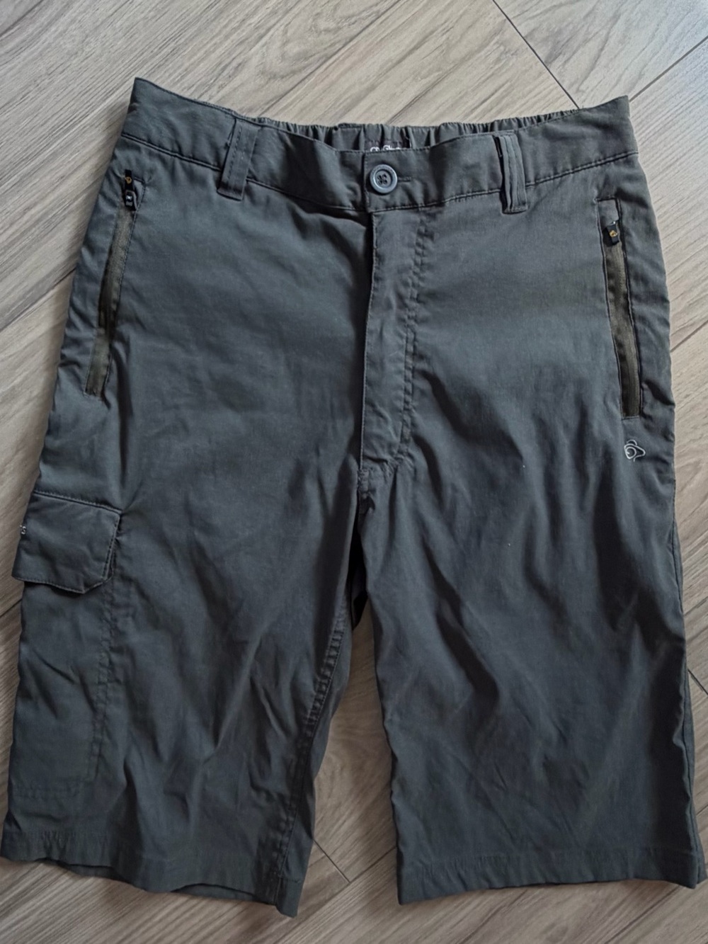 Craghoppers Kiwi Pro Stretch Green/Gray Cargo Shorts 12” inseam Sz 32